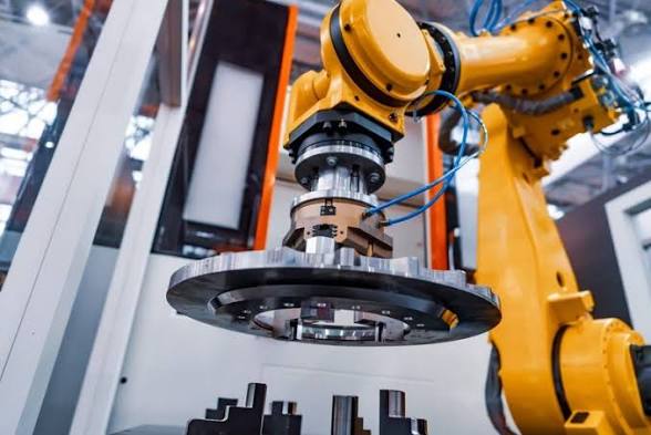 Fabrikalarda Robot Dönemi Hızlanıyor